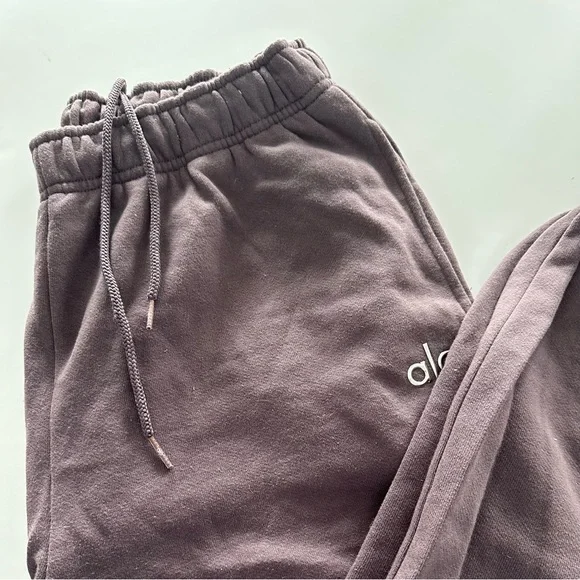 ALO Yoga Raisinette Accolade - Picture 3 of 5